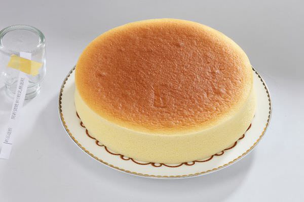 8吋輕乳酪蛋糕-1